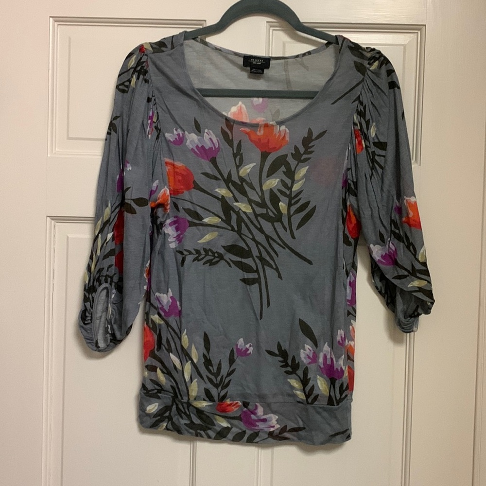 Deletta floral top with puffy sleeves